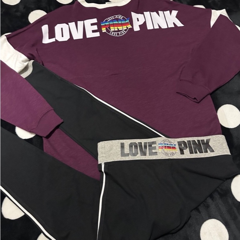 NWT VS PINK RETRO MEDIUM SET
